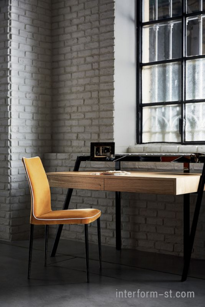 Итальянский письменный стол ZAC, BONTEMPI купить от фабрики BONTEMPI CASA в компании Interform studio с доставкой по России