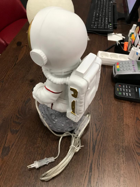 ЛАМПА НАСТОЛЬНАЯ ASTRONAUT I купить от фабрики  в компании Interform studio с доставкой по России