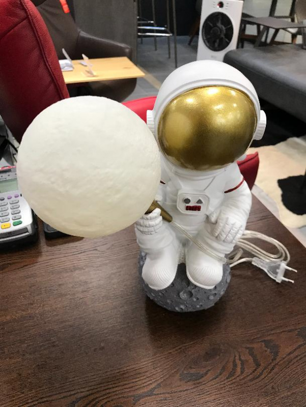 ЛАМПА НАСТОЛЬНАЯ ASTRONAUT I купить от фабрики  в компании Interform studio с доставкой по России
